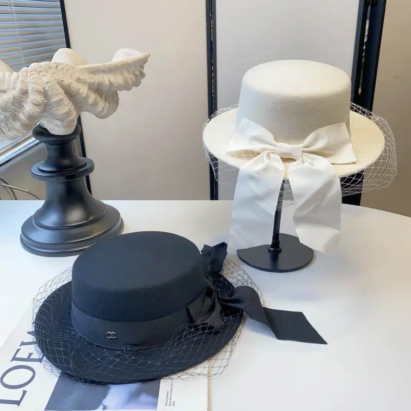 Chanel top hat dx184